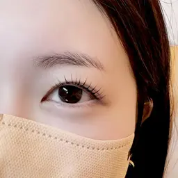 韓国風束感まつ毛パーマ（ラッシュリフト）美容コーティング仕上げ　¥4400