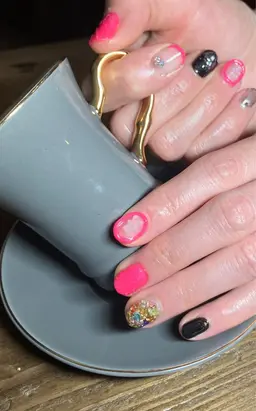 【ジェルおまかせ両手アート/オフなし】お客様の雰囲気に合わせたカラー&アート ※画像はイメージです