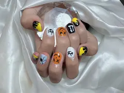 ジェルネイル10本デザイン、持ち込みデザイン可能(アニメNG ) 店頭にあるつけ放題 10980=>9850¥