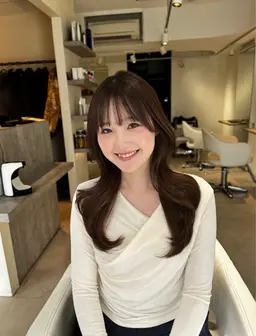 《🍓人気No. 1‼️》🫧透明感ケアカラーmenu🌿割れない顔まわりカット+カラー+8step トリートメント