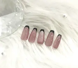 【オフ無】ハンド マグネットフレンチ🖤🩷