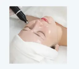 クリニックの導入レベル🫧‼️話題の次世代ピーリングララピール🇰🇷＋アクアダーマでヒト幹導入✒️透明感爆誕🩵
