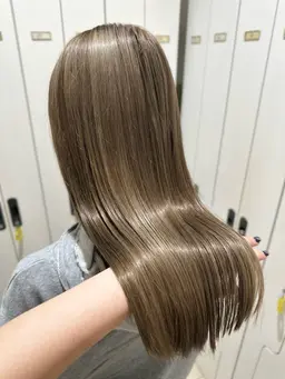 🌹カット＋ケアブリーチ＋オンカラー＋美髪トリートメント🌹