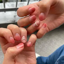 ❗️渋谷❗️オフなし!グラデーションネイル💅☆ラメもカラーもOKです!*こちらはクリアベースのグラデーションです