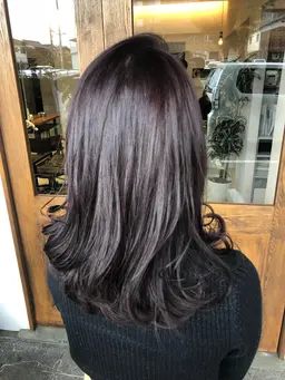 ヘッドスパ30分🧖🏼‍♀️➕シャンプーブロー、頭皮洗浄付き🧴🫧頭皮の凝りや浮腫を改善して健康で綺麗な髪に✨