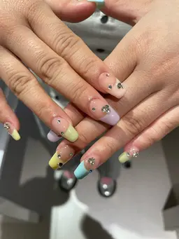 フレンチネイル🌙《カラー何色でも◯》