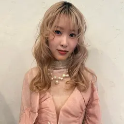 ♡🎫 ミニモ学割🎫♡ 【カット】➕【ブリーチ＋カラー】➕【保護トリートメント】 ¥9500