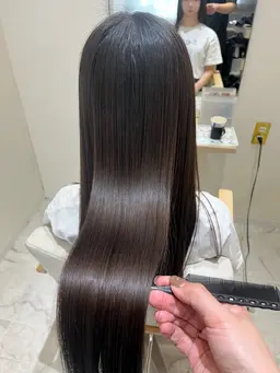 【リニューアル記念🫧】前髪カット+ケアカラー+Premium髪質改善トリートメント¥15,900