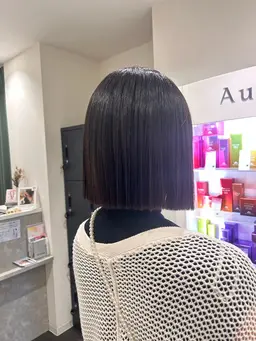 カット カラー 縮毛矯正 3時間から3時間半かかります。