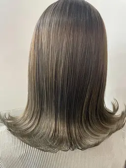 ✨人気No. ②✨✨透明感抜群✨カット＆アディクシーカラー＆AujuaクイックTR