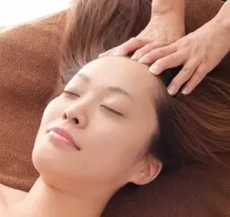 【✨極上アロマヘッドスパ+デコルテリンパ✨】リピート率No.1‼️目の疲れ、リフトアップにも◎