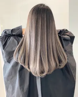 カット✂︎＋ケアブリーチ使用のデザインダブルカラー✨️＋髪質改善TOKIOトリートメント💎✨