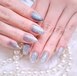 オフあり✨ハンド✨マグネットネイル＆フラッシュネイル(🎊ストーン✨パール2粒サービス🎊）💝現金お支払いのみ💝