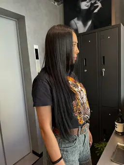 【黒染めしたくない方必見！】暗染カラー+1stepトリートメント