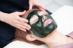 【韓国肌管理】ハーブピーリング　植物幹細胞や天然植物エキスをお肌の奥まで届ける事で分解ケア！