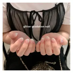 【ラメグラデーションジェルネイル(オフ有)💅】モデル様募集✩.*˚