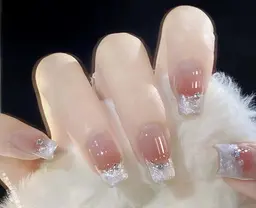 【螺紋フレンチ+チークネイル+ストーン両手4本】8000円(ソフトジェルオフ無料(チップ長さだし＋5000円)