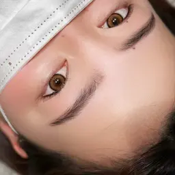 〝垢抜けNo1🏆〟アイブロウwax🫧間引き+メイク仕上げ🌈メンズOK