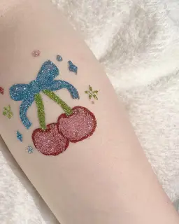 話題の「ボディジュエリー」Ｍサイズ◎素肌をおしゃれにアップデート！