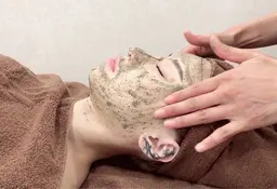 【とにかく肌を綺麗にしたい人ミニモ学割】ハーブピーリング＋毛穴洗浄