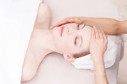 毛穴洗浄×即効小顔フェイシャル