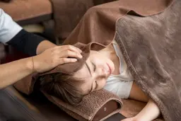 足の先から頭まで全身コース(ドライヘッドスパ10分込み)90分6800円→6500円