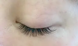 ボリュームラッシュ3D～5D 400本(オフの本数により時間前後します)