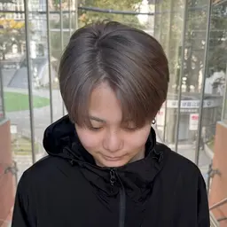 🏁ケアブリーチ2回デザインカラー+🌟ケラスターゼトリートメント🌟