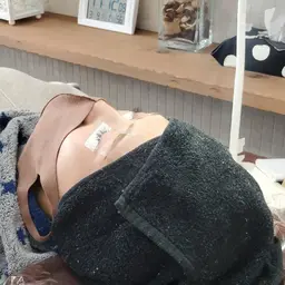 ☆時間もお財布も節約☆ヘアカラー根元リタッチ(白髪染め)+フラットラッシュ(120本まで)つけ放題