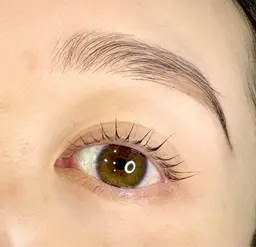 ハリウッドブロウリフト(眉毛)＋まつ毛パーマ✨同時施術💕