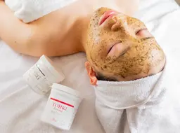 【繰り返すニキビを撲滅】プレミアムニキビケア◎REVIハーブピーリング