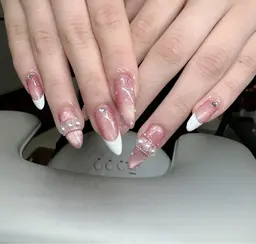 完全お任せワンホンネイル(撮影モデル様)