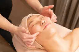 【小顔EMS/表情筋・美骨マッサージ💖】脱マスク対策😷浮腫解消、スッキリした小顔へ✨️