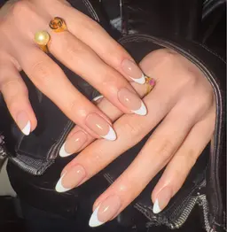 12/29おひとり様限定❣️練習メニュー　白フレンチ＋グラデーション🪽