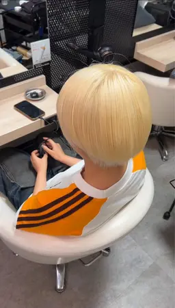 当日予約可　リピート多数　ブリーチ抜きっぱなしブロンド（リタッチ）👱🏻‍♀️👦🏼