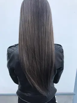 🌧カット 、縮毛矯正、次世代トリートメント