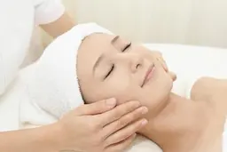 お得“平日限定”フェイシャルエステ+デコルテマッサージ約60分