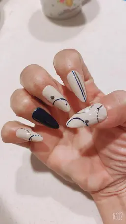 ジェルチップで長さ出し😘✨10本¥6000💕+デザイン¥5000〜❣️付けたチップは2回目無料でそのまま使えるよ❤️