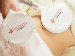 寝ながら鍛える✨高密度焦点式電磁エネルギー(HIFEM)とRF(ラジオ波)を組み合わせた医療用痩身機器。