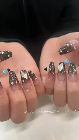 【リピーター様向け💅カラー豊富💎】ラメグラ 3180円(オフ込み)※長さだし・亀裂補強、パーツは+料金で可能🌈