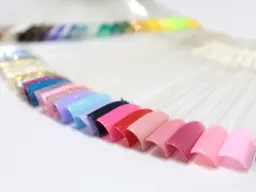 ワンカラーファイリング、甘皮処理込み。