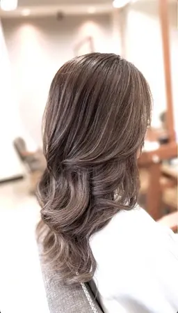 ✨ 寒色透明感カラー＋髪質改善トリートメント ✨