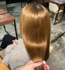 【冬の乾燥に悩んでる方必見】🌟髪質改善トリートメント🌟年末期間限定❣️