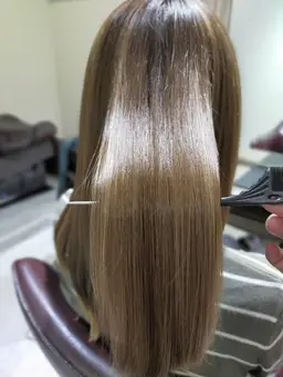 【一度試してほしい究極のサラサラヘアー💐酸性ストレート＋oggiottoトリートメント