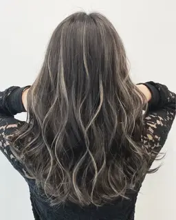 ✨コントラストハイライト✨　　　　　　　　　　🤍ハイライト🩶+全頭カラー