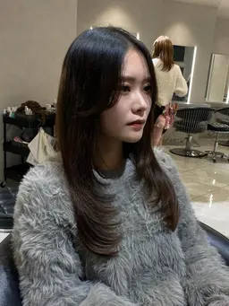 10​〜​20代限定レイヤーカット🎶【平日土曜19時​〜​】                  【日曜祝日18時​〜​】