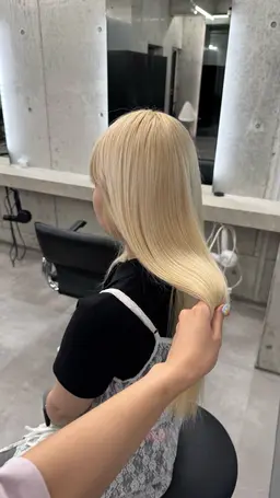 ダブルカラー(ブリーチあり)+トリートメント