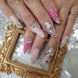 ご新規さま限定　　アート付け放題スカルプネイル(オフ代込)