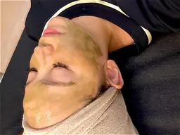 【特許取得ハーブピーリング】肌質改善！ニキビ・しみ・毛穴ケアを同時に￥7800