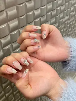 長さだし10本コース🎀パーツ乗せ放題🌺🫧パラジェル使用〘オフあり〙持ち込みネイル◎